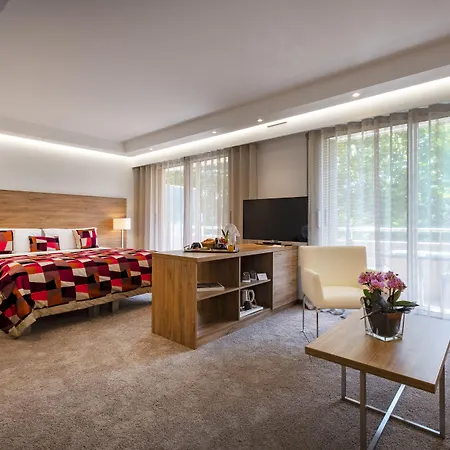 Servotel Saint-vincent Hotel Niza